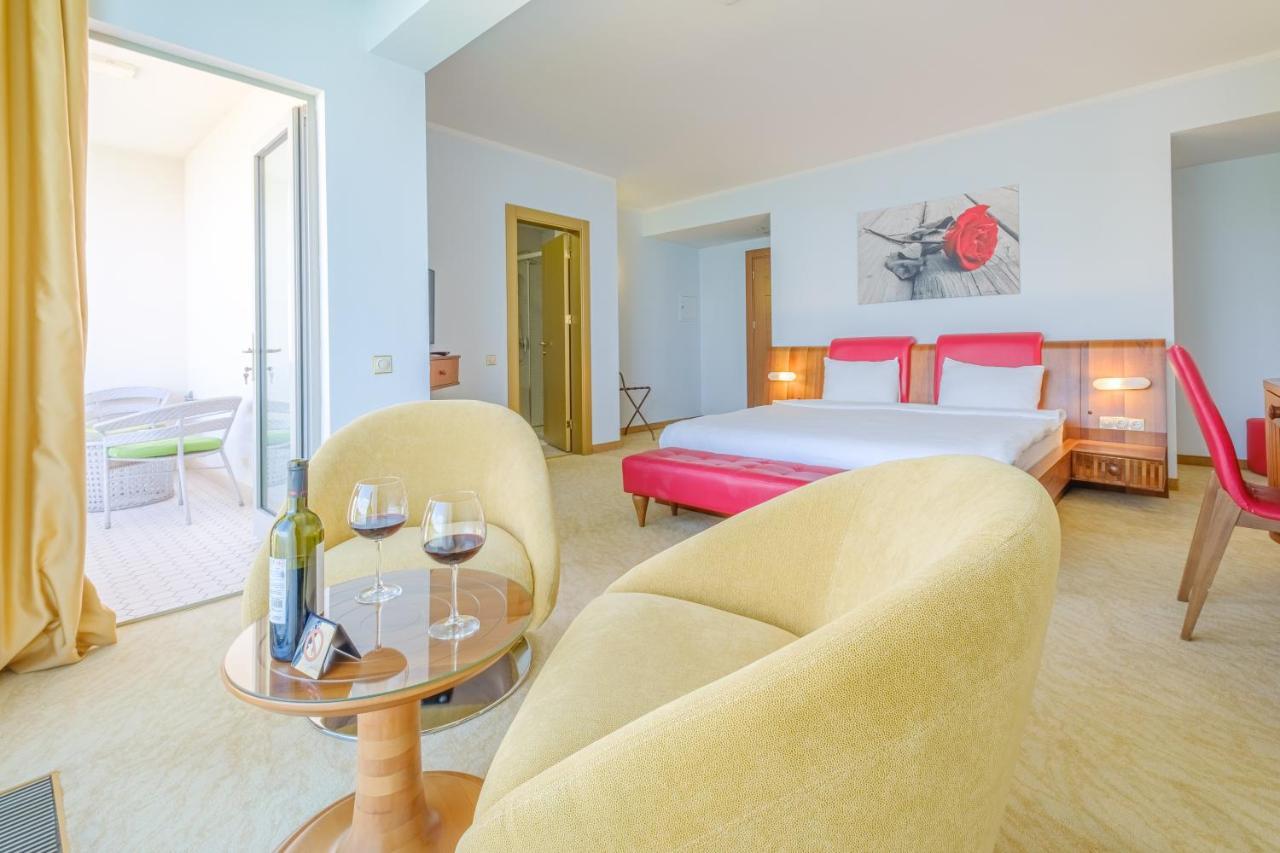 Castello Mare All Inclusive Resort Μπατούμι Εξωτερικό φωτογραφία