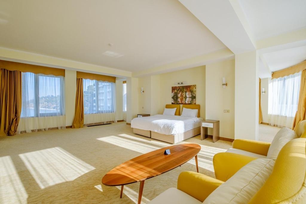 Castello Mare All Inclusive Resort Μπατούμι Δωμάτιο φωτογραφία